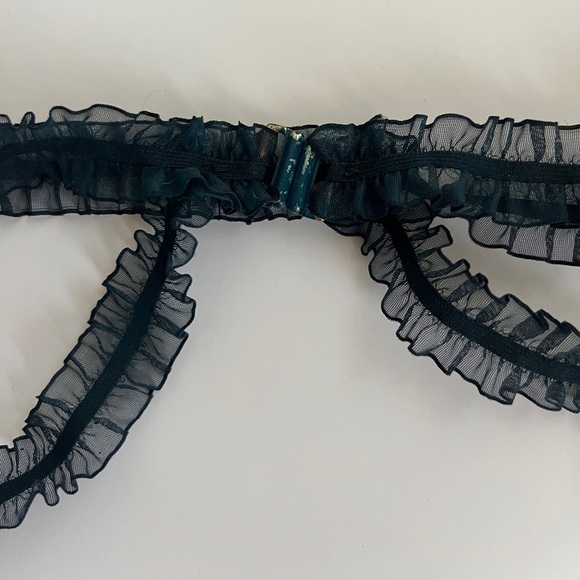 Ruffled Panty Garter - Picture 3 of 5